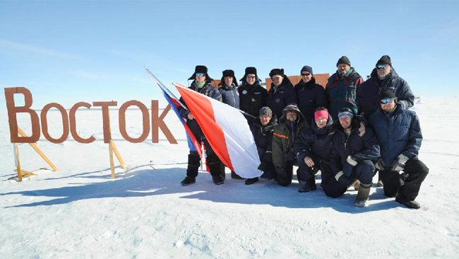 Свастика в Антарктическом озере