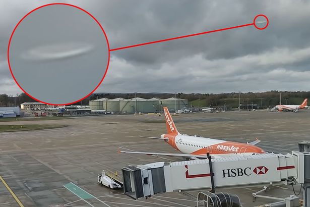 Атака НЛО на аэропорт Гатвик Великобритания